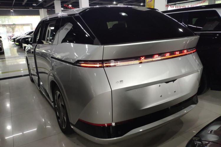 Used XPeng X9 2024 702 Ultra-Long Range Max
