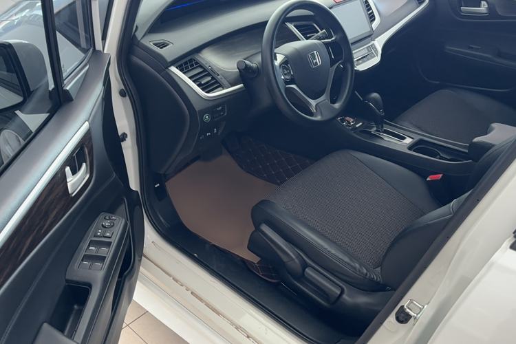 Used Honda Jade 2017 1.8L automatic Comfort version 5 seats
