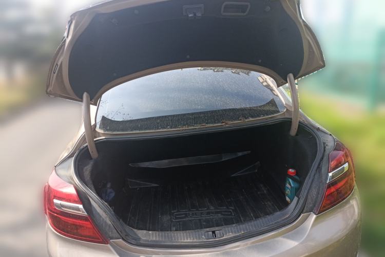 Used Buick Regal 2014 1.6T Fashionable Tech Edition Trunk