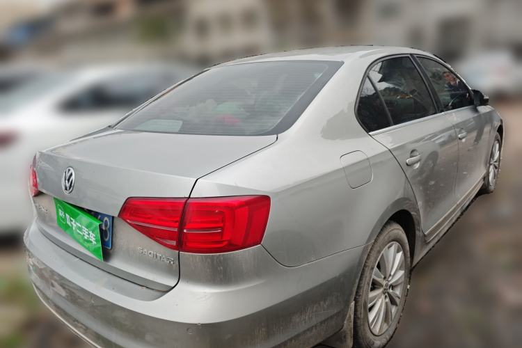 Used Volkswagen Sagitar 2015 1.6L Manual Comfort Model