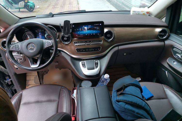 Used Mercedes-Benz V-Class 2022 V 260 L Long-wheelbase Luxury Edition Center Console