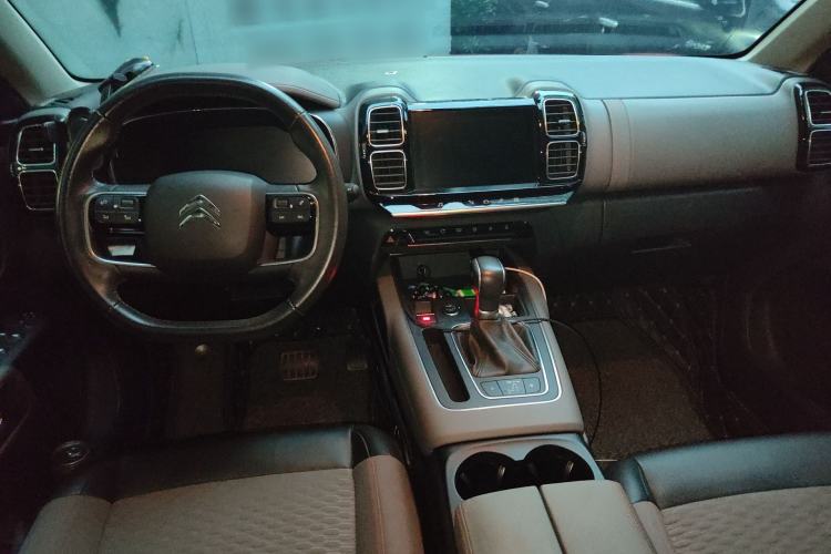 Used Citroen C5 AIRCROSS 2017 350THP Fashion Edition Center Console