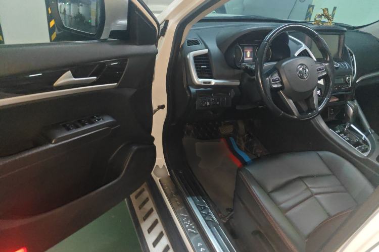 Used Dongfeng Aeolus AX7 2016 2.0L Automatic Zhiyi Trim
