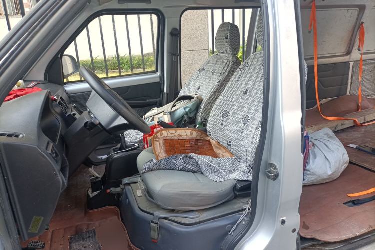 Used Wuling Rongguang 2014 1.5L S Base Version
