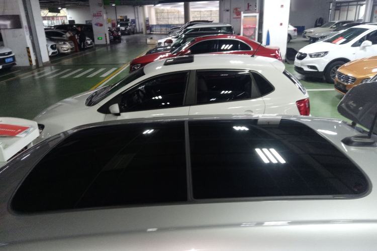 Used MINI 2023 1.5T ONE Five-Door Edition Roof