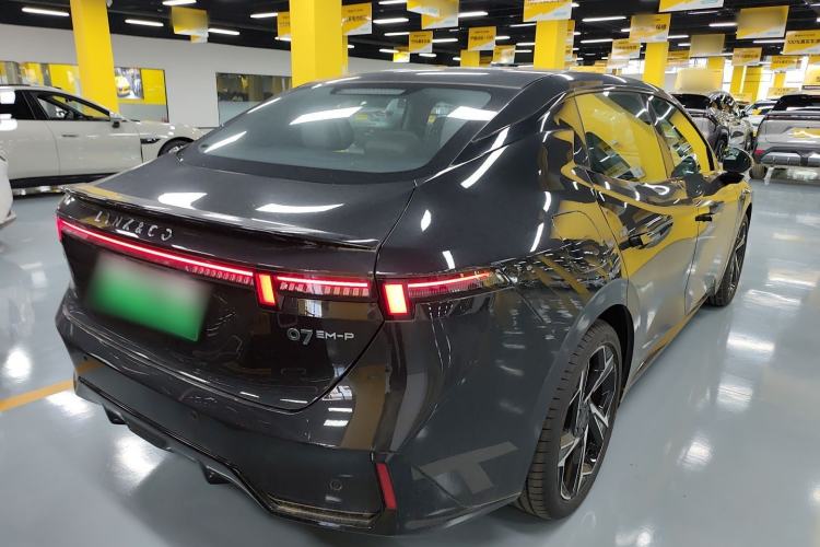 Used Lynk & Co 07 2024 EM-P 126 Long-Range Halo Rear Right 45 Deg