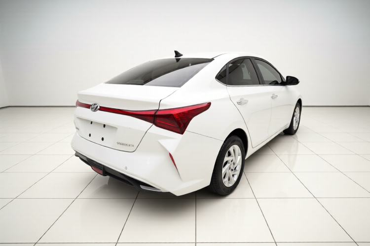 Used Hyundai Verna (new generation) 2020 1.4L CVT GLS Cool Edition Rear Right 45 Deg