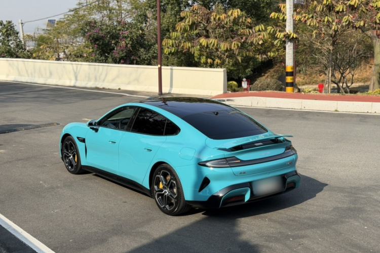 Used Xiaomi Auto SU7 2024 Four-Wheel Drive Ultra-Long Range Advanced Intelligent Driving Max Edition