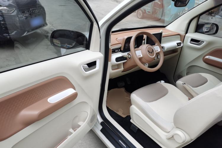 Used Wuling Hongguang MINIEV 2024 3rd Generation 215km Advanced Version
