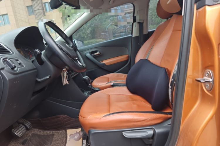 Used Volkswagen Polo 2014 1.6L Cross Polo Automatic Left Front Seat