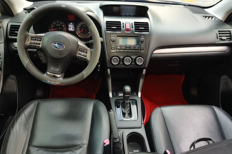 Used Subaru Forester 2013 2.5i Automatic Luxury Edition Interior 2
