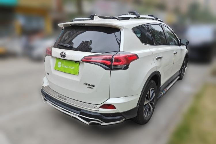 Used Toyota RAV4 2016 2.0L CVT Two-Wheel Drive Fashion Edition China V Standard