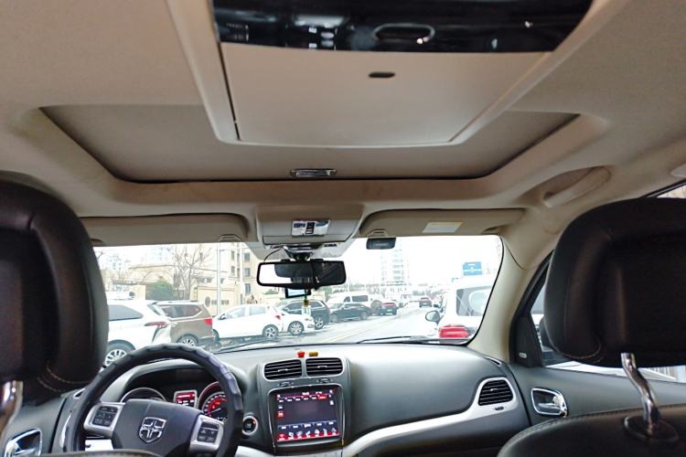 Used Dodge Journey 2013 2.4L Two-Wheel Drive Luxury Version