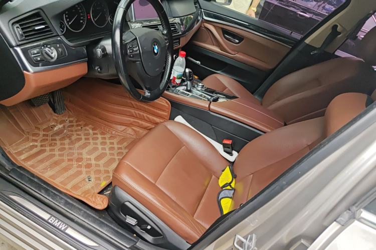 Used BMW 5 Series 2014 520Li Elegant Model
