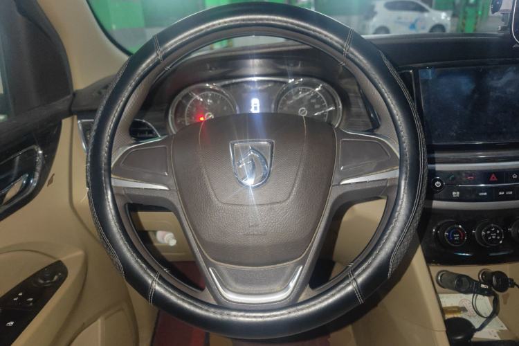 Used Baojun 730 2016 1.5L Manual Comfort Version 7 Seats China V Emission Standard Steering Wheel