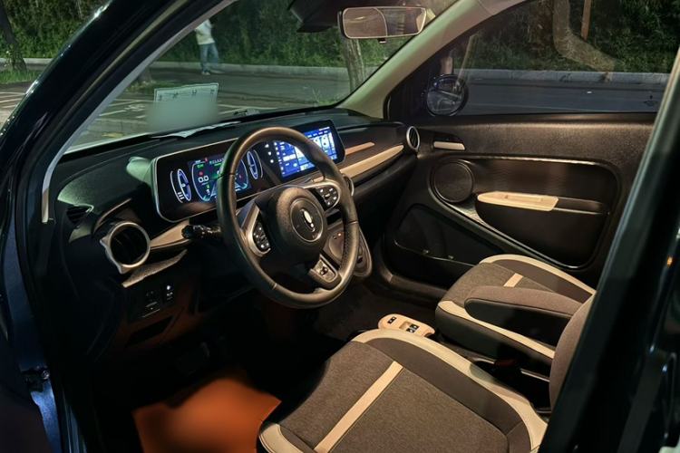 Used ORA Black Cat 2022 351 km HelloKitty Collaboration Edition Lithium-Ion Battery
