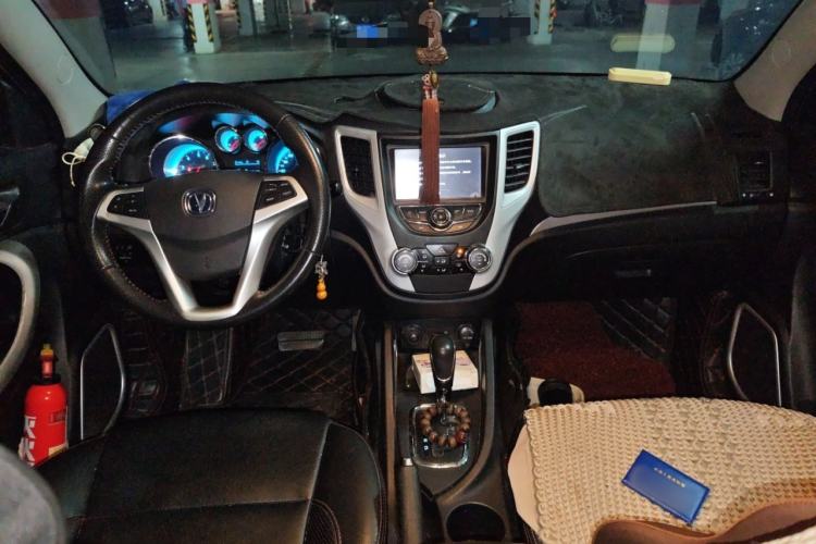 Used Changan CS35 2015 1.6L Automatic Luxury Model China IV Standard
