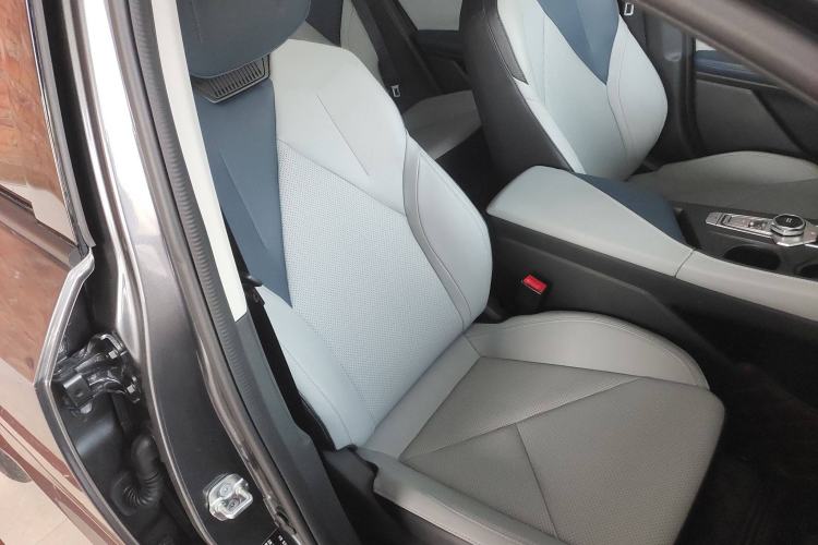 Used Changan UNI-V iDD 2023 ZhiDian iDD 1.5T 113km Smart & Fun Version
