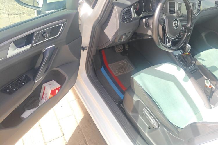 Used Volkswagen Golf Sportsvan 2016 230TSI Automatic Trend Edition
