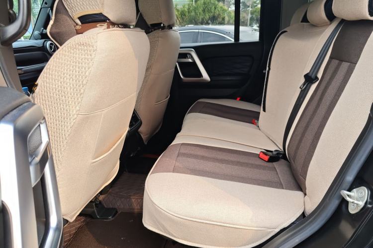 Used BAIC Off-Road BJ40 2023 2.0D Automatic Four-Wheel Drive Blade Hero Edition Adventurer Type Left Rear Seat