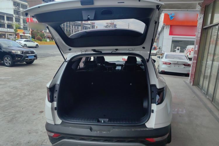 Used Hyundai Tucson 2023 Tucson L 1.5T Automatic Two-Wheel Drive DLX Luxury Edition Trunk