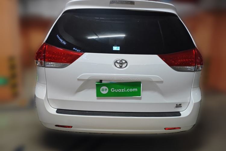 Used Toyota SIENNA  Rear