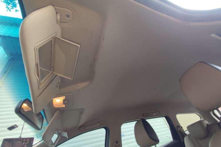 Used Baojun 310W 2017 1.5L Manual Fashion Model China V