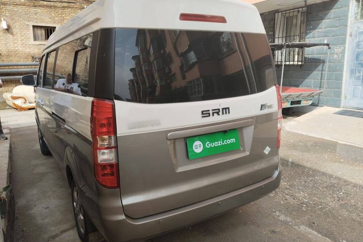 Used Jinbei New Hiace X30L CNG 2023 100L CNG Wealth Edition Bus 6/7 Seats No Air Conditioning SWCC15M