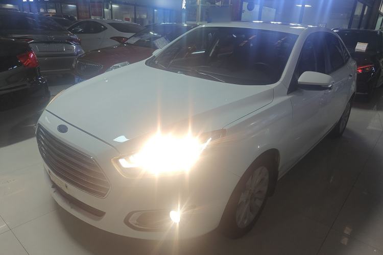Used Ford Escort 2015 1.5L Automatic Fashion Model