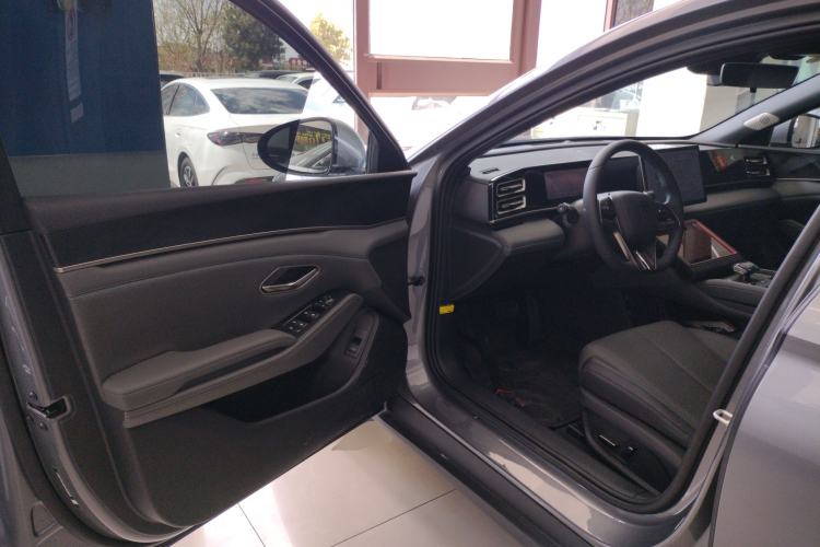 Used BYD Qin L 2024 DM-i 80KM Beyond Model Driver Seat