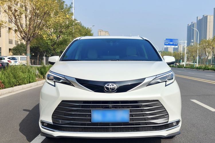 Used Toyota Sienna 2024 2.5L Hybrid Four-Wheel Drive Prestige Edition