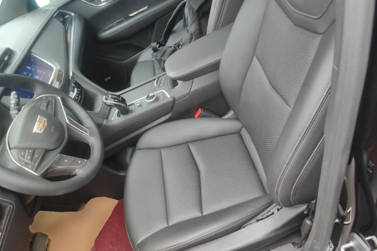 Used Cadillac XT5 2022 2.0T Two-Wheel Drive Luxury Version Left Front Seat