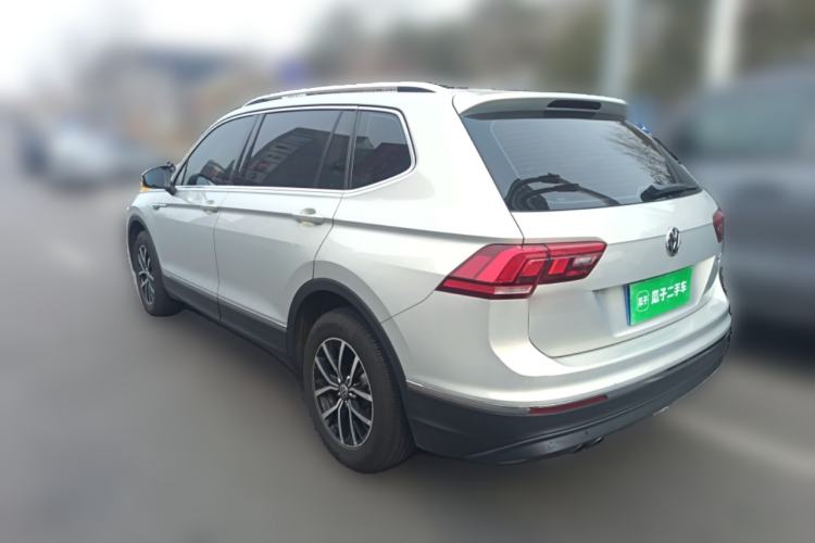 Used Volkswagen Tiguan L 2017 330TSI Automatic Two-Wheel Drive Luxury Edition Rear Left 45 Deg