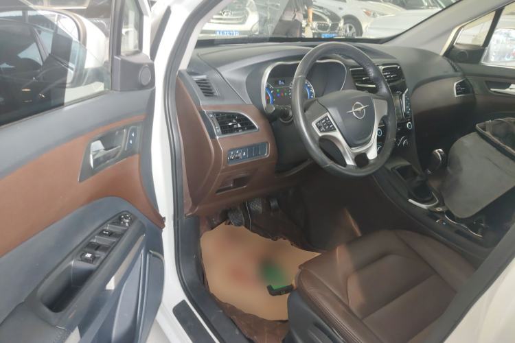 Used Haima V70 2016 2.0L Manual - Comfort Edition 6 Seats
