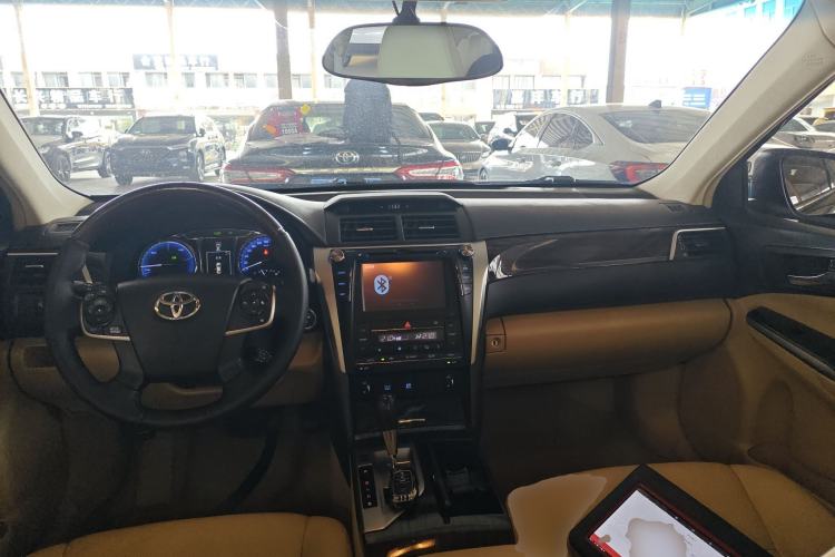 Used Toyota Camry 2015 Dual-Engine 2.5 HG Luxury Navigation Edition Center Console