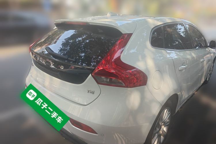 Used Volvo V40 2016 T4 Smart Luxury Edition
