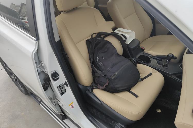 Used Toyota RAV4 2015 2.0L CVT Two-Wheel Drive Fashion Edition