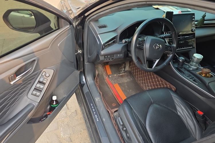 Used Toyota Avalon 2019 Dual-Engine 2.5L XLE Prestige Version China VI Standard