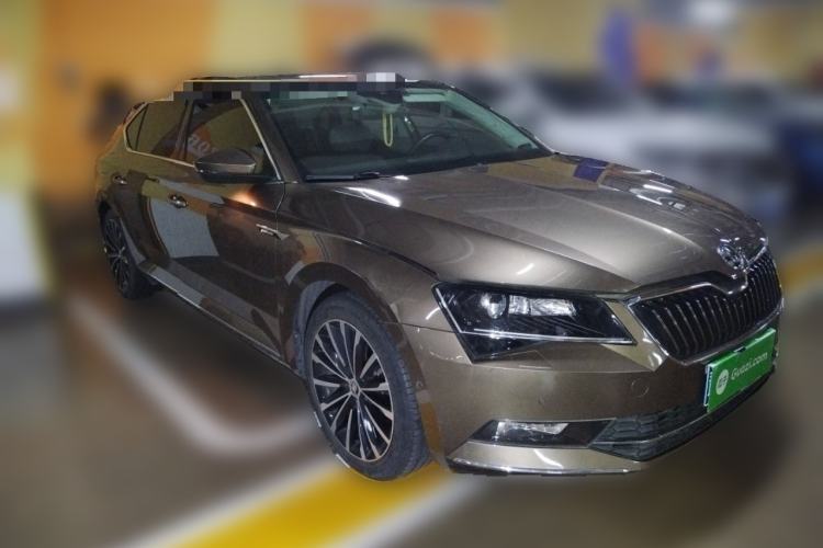 Used Skoda Superb 2016 TSI330 DSG Smart Drive Edition Front Right 45 Deg