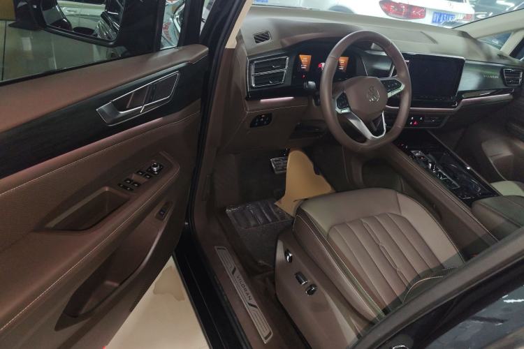 Used Volkswagen Viloran 2024 380TSI Luxury Edition