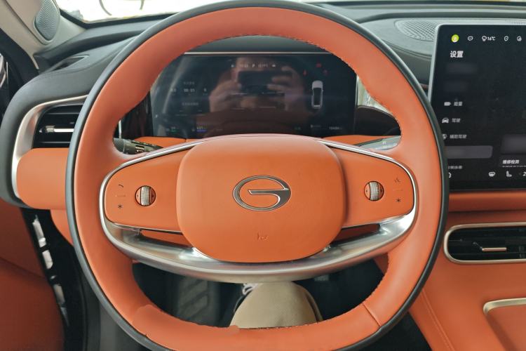 Used GAC Trumpchi S9 2025 Model Qiankun Ultra 6-Seater Steering Wheel