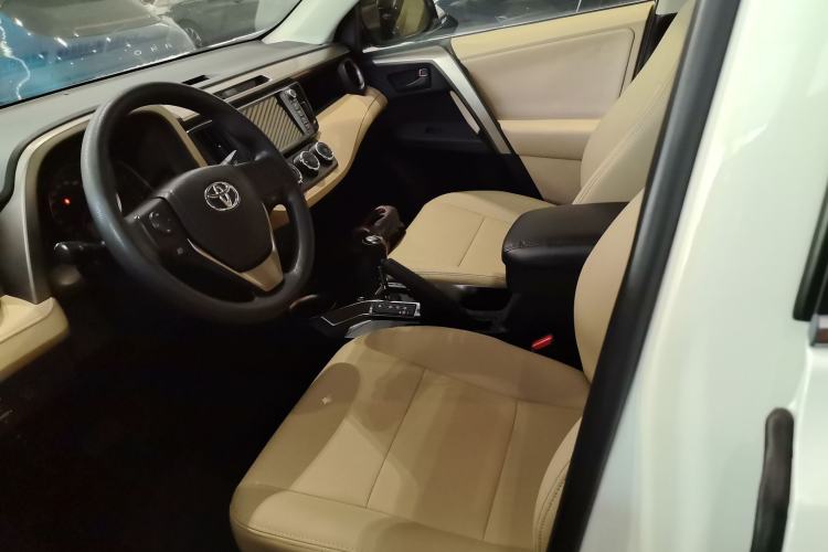 Used Toyota RAV4 2013 2.0L CVT Two-Wheel Drive Urban Edition Left Front Seat