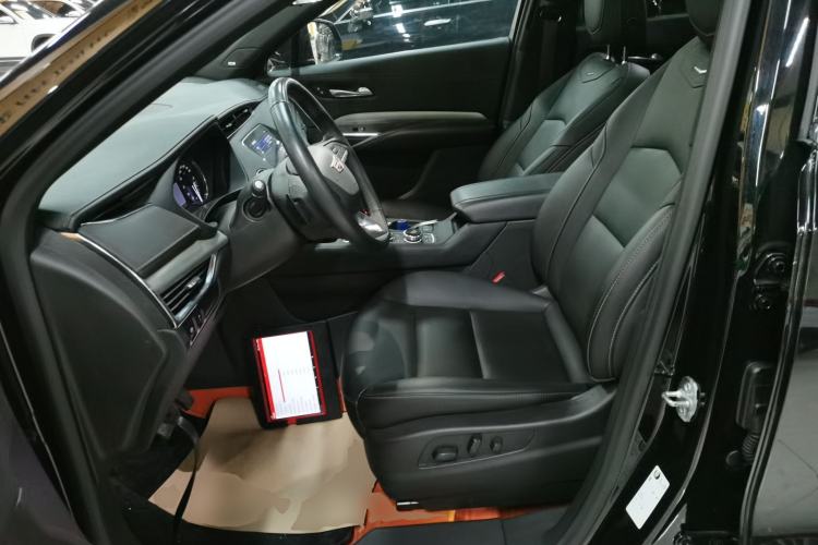 Used Cadillac XT4 2023 28T Two-Wheel-Drive Luxury Version
