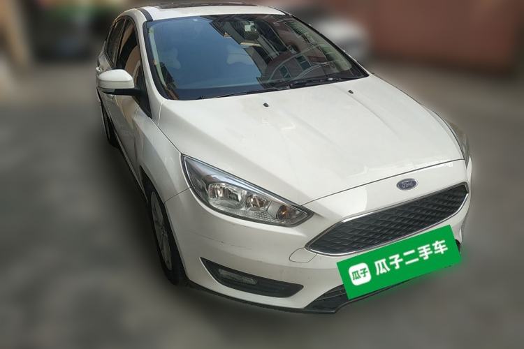 Used Ford Focus 2018 Hatchback Classic 1.6L Automatic Trendy SmartDrive Edition Front Right 45 Deg