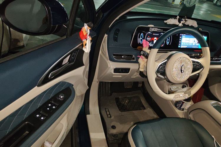 Used ORA Good Cat 2023 401 km Standard Range Luxury Version Lithium Iron Phosphate
