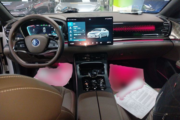 Used BYD Han 2020 DM Four-Wheel Drive Performance Edition Prestige Model Center Console