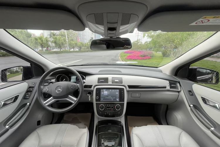 Used Mercedes-Benz R-Class 2017 R 320 4MATIC Business Edition Prestige Model
