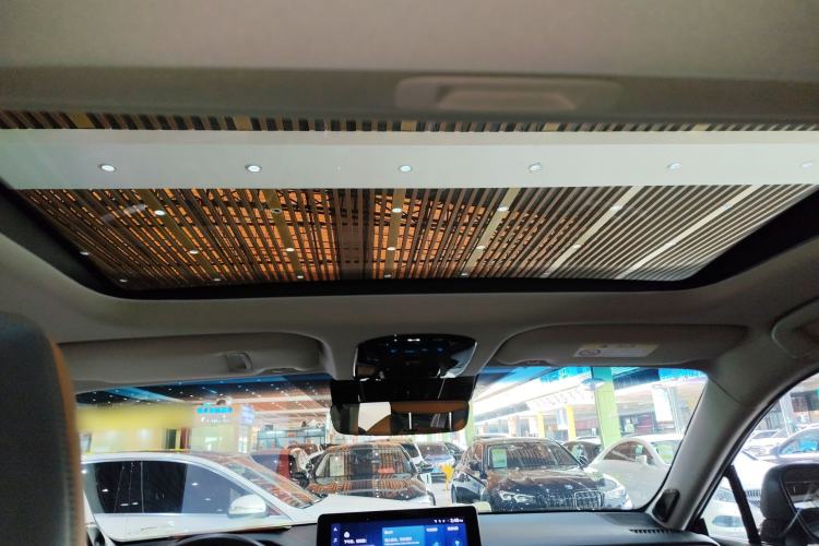 Used Toyota Venza 2022 Dual-Engine 2.5L CVT Two-Wheel Drive Prestige Edition
