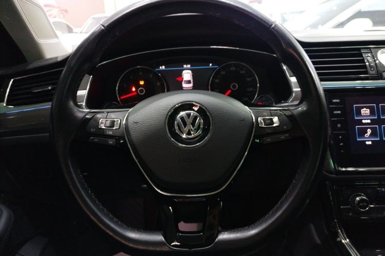 Used Volkswagen Phideon 2019 380TSI Two-Wheel Drive Business Edition China VI Standard
