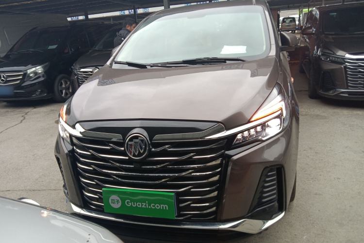 Used Buick GL8 2023 Facelifted Land Cruiser Executive Luxury Version
